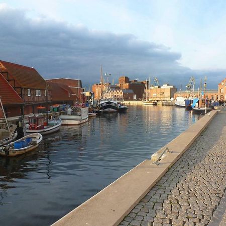 Pension Am Burgwall Wismar Exterior photo