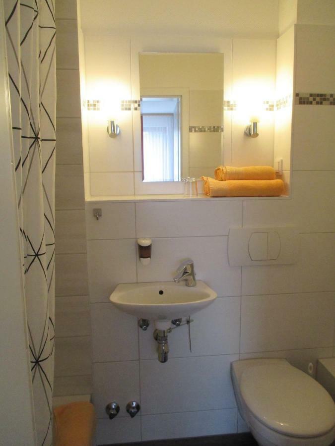 Pension Am Burgwall Wismar Exterior photo